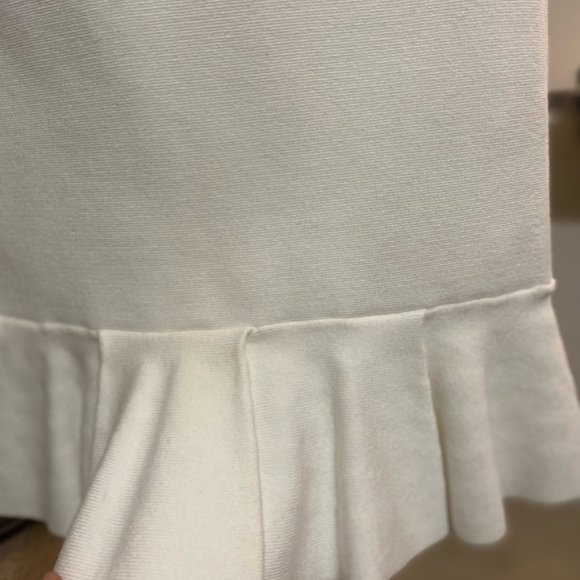 EXPRESS: BODY CONTOUR RUFFLE PENCIL SKIRT - Picture 2 of 4